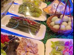 -靠山屯东北农家菜(八龙桥雅苑店)