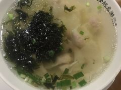 民国传统小馄饨-凤起龙游老面包子(凯德晶品店)