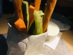 笔筒色拉-穹六人间 people 6(岳阳路店)