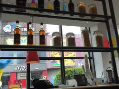 -必胜客(武汉欢乐谷店)