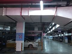 -丽丰购物中心·停车场