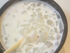 -志龙皇冠吃货椰子铺