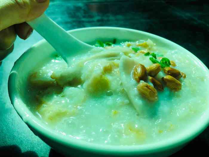 猫记艇仔粥-"跟小伙伴一开始去错地方了.去了一个叫黄.