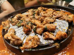 香烤九层塔鸡腿肉-小肚皮饮食店