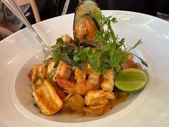 -Chom Cafe and Restaurant