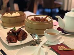 脆皮烧乳鸽-御宝轩(益丰·外滩源店)