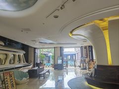 -皇马海口湾海景酒店(万绿园秀英港店)