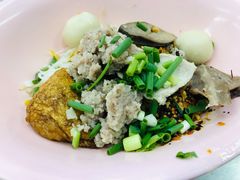 猪杂细粉干捞-榮泰米粉湯(Left Shop)