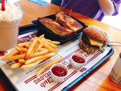 奶昔-The Habit Burger Grill 哈比特汉堡(复兴soho店)