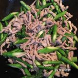 假式家常菜之美味的芦笋炒肉