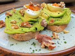 牛油果煮蛋吐司-RAC BAR(安福路店)