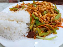 鱼香鸡丝盖饭-臻味斋