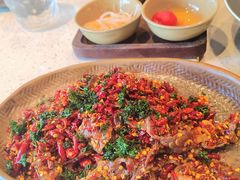 丘北辣椒炒鲜腌寻甸黄牛背脊-半山腰·云南菜(侨福芳草地店)