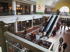 店内环境-枫叶小镇奥特莱斯