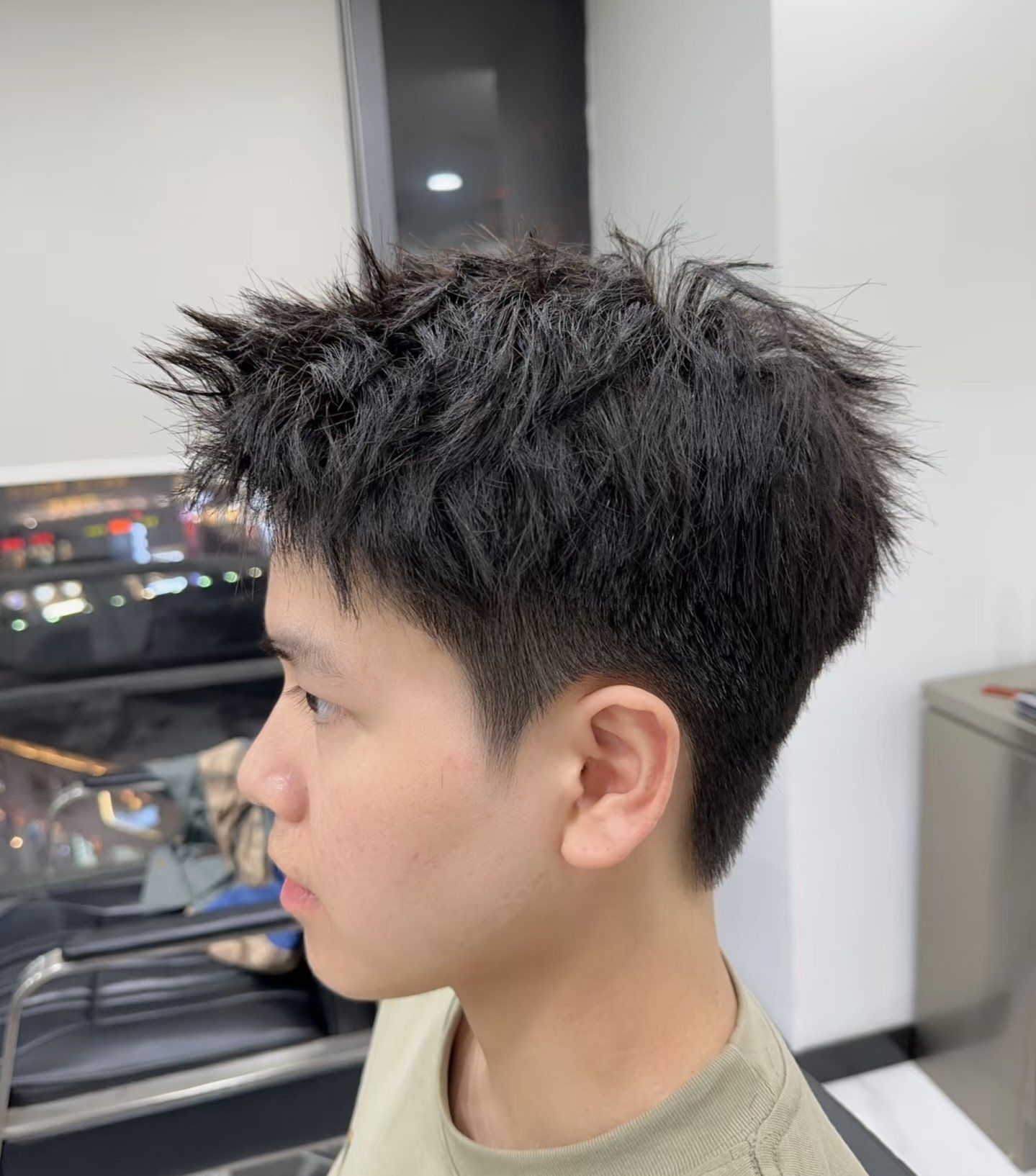 烫发之钢架烫效果自然时尚\\n容易打理易上镜适合青年男士短发发型
