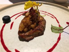 法式香煎鹅肝配玉桂苹果佐树莓酱-93Club·法餐厅