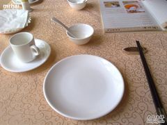 餐具标配-三亚海韵度假酒店·渔人码头海鲜火锅BBQ自助餐厅·落日吧