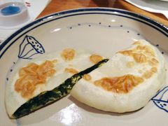 菠菜鲜虾馅饼-小放牛炒菜馆(军校店)