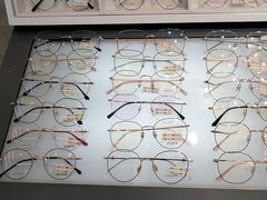 -回瑞眼镜·蔡司·依视路官方授权店(广益路万达店)
