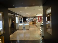 -文艺复兴百货(米兰大教堂广场店)