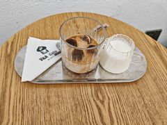 -V&A cafe