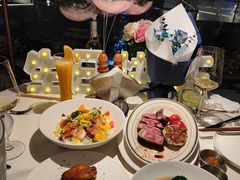 -MONICH牛排融合餐厅(和义大道购物中心店)