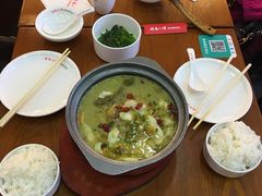 石锅酸菜鱼-周鱼小馆石锅酸菜鱼(活力汇店)