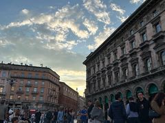 -文艺复兴百货(米兰大教堂广场店)