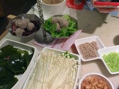 -左庭右院鲜牛肉火锅(浦江欢乐颂店)