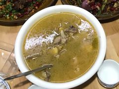 滋补老鸭汤-一品红烧鸭特色川菜(三岔湖店)