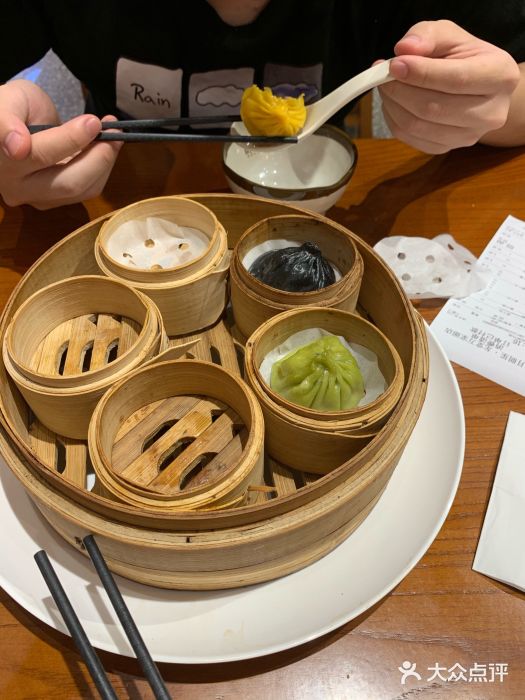 龍堂蟹黄小笼包(万家丽店)清新五彩小笼包图片