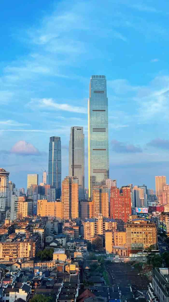 长沙ifs-"很高大上的九龙仓国金中心啊,前两天开业那.