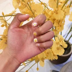 -纤指百魅美甲美睫