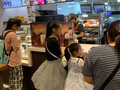 等位区-汉堡王(仲盛世界商城店)