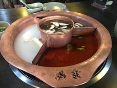 菌王番茄滋补三味锅-滇釜火锅·能喝汤的火锅(车公庄店)