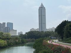 -万绿园