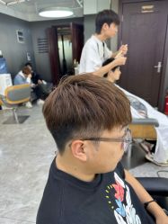 -藤野造型烫发染发