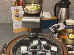 -围炉肉舍•炭烤活鳗•丹东海鲜烤肉(步行街店)