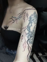 -SNOW TATTOO STUDIO