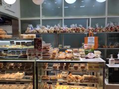 面包甜点陈列柜-白玉兰食品(甜云店)