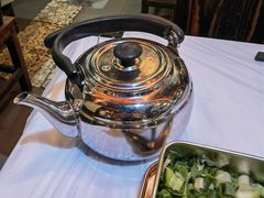 -鲜入围煮花胶鸡海鲜火锅