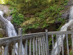 -燕子河大峡谷天坑仙境