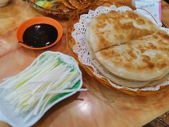 -李连贵熏肉美食酒楼(东市商贸店)