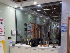 -茂菊口腔连锁(浦东南路店)