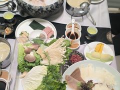 -红鼎豆捞·非遗鲍皇汤火锅(宝丰路店)