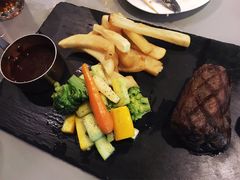 -Hooley's活利仕西餐厅(珠江新城店)