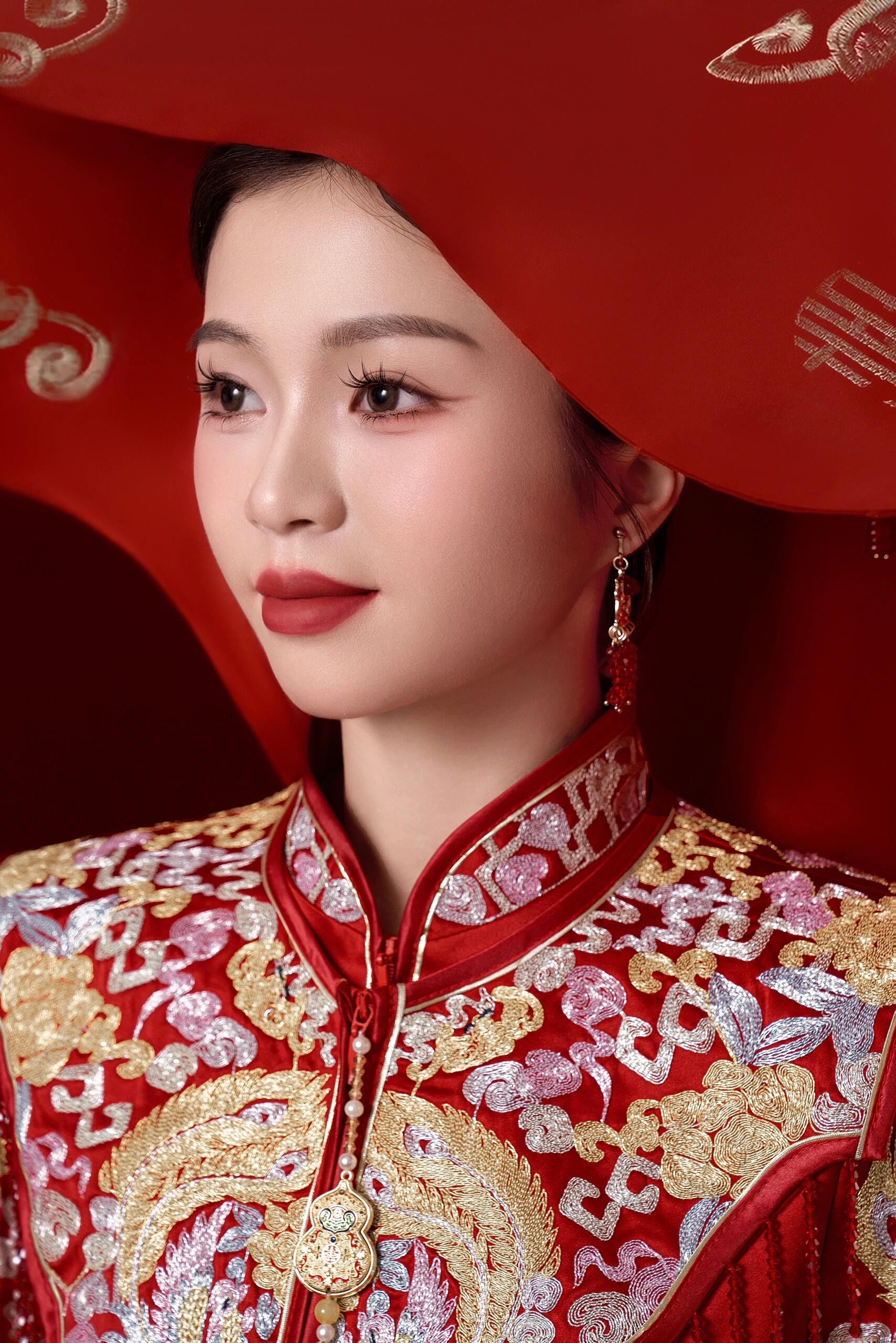 甜蜜又喜庆的喜嫁中式婚纱照[爱心]父母超
