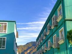 -百里峡七彩艺术小镇