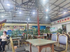 -潘先生平价海鲜城(神州半岛店)