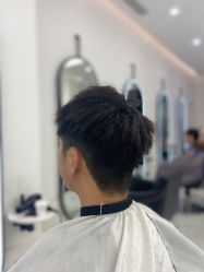 -侨治发型